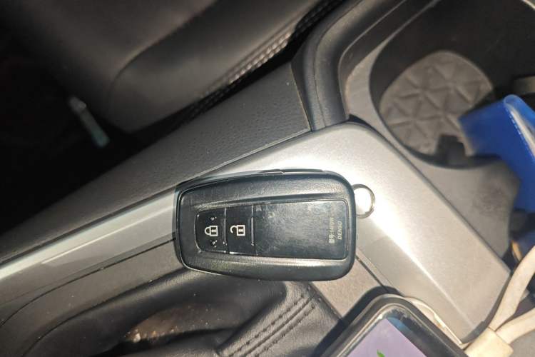 Used Toyota RAV4 2023 2.0L CVT Two-Wheel Drive Fashion Plus Edition
