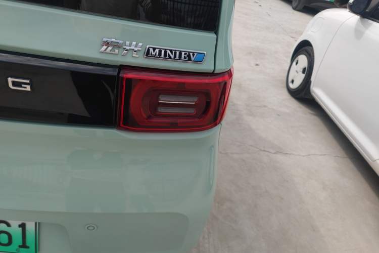 Used Wuling Hongguang MINIEV 2022 Macaron Premium Model – Lithium Iron Phosphate Right Rear Taillight