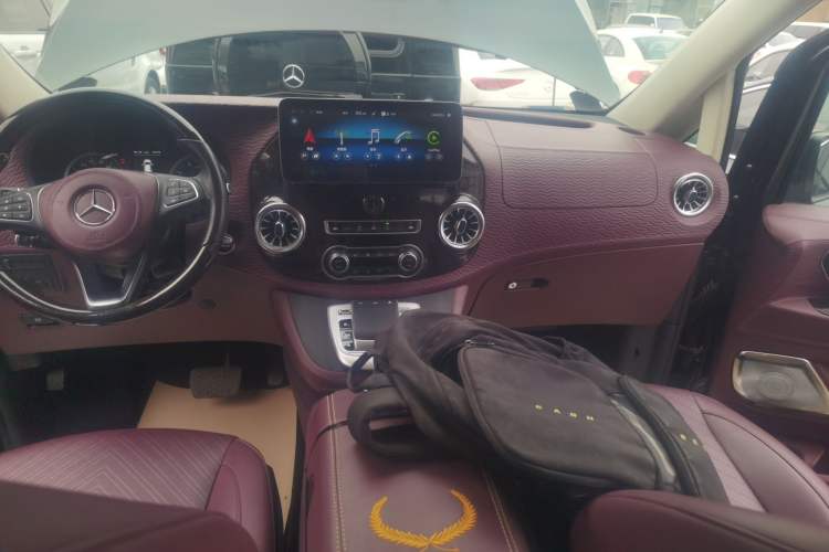 Used Mercedes-Benz Vito 2021 2.0T Business Version 7 Seats Audio And AC Panel