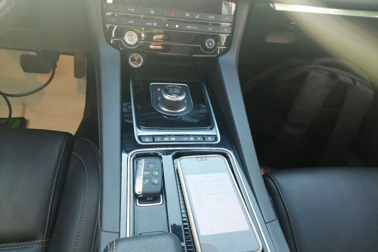 Used Jaguar F-PACE 2018 2.0T Four-Wheel Drive Urban Luxury Edition
