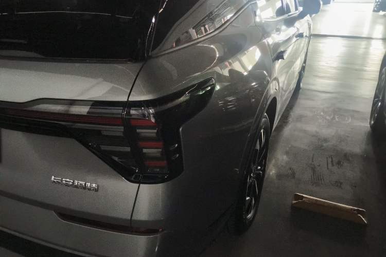 Used Ford Edge 2025 Ford Explorer L 2.0T EcoBoost E-Hybrid Four-Wheel-Drive 7-Seater Supreme Model