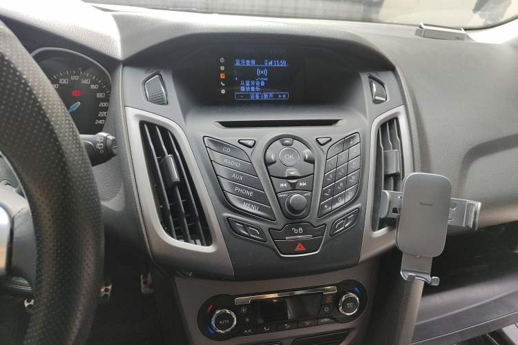 Used Ford Focus 2012 Hatchback 1.6L Manual Fashion Edition
