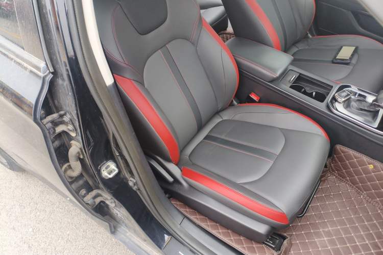 Used Dongfeng Aeolus Yixuan GS 2020 230T Automatic Black Samurai Edition
