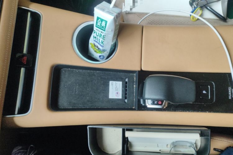 Used Hima AITO M5 2022 Extended-Range Four-Wheel Drive Ultimate Edition Gear Lever