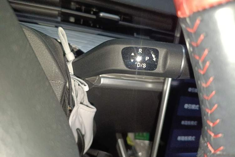 Used NETA V 2022 Chao 300 Lite Ternary Lithium Gear Lever