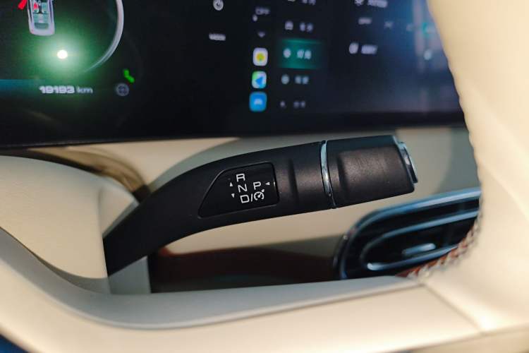 Used ORA Ballet Cat 2023 401 km Luxury Version Gear Lever