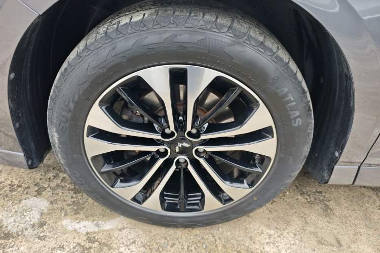 Used Wuling Victory 2022 1.5T CVT Flagship Edition Exterior 4