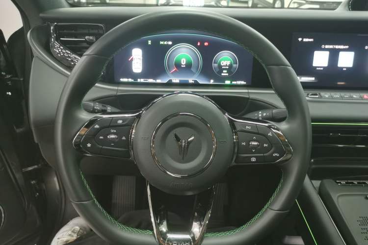 Used VOYAH FREE 2025 318 318 km Rear-Drive Touring Edition