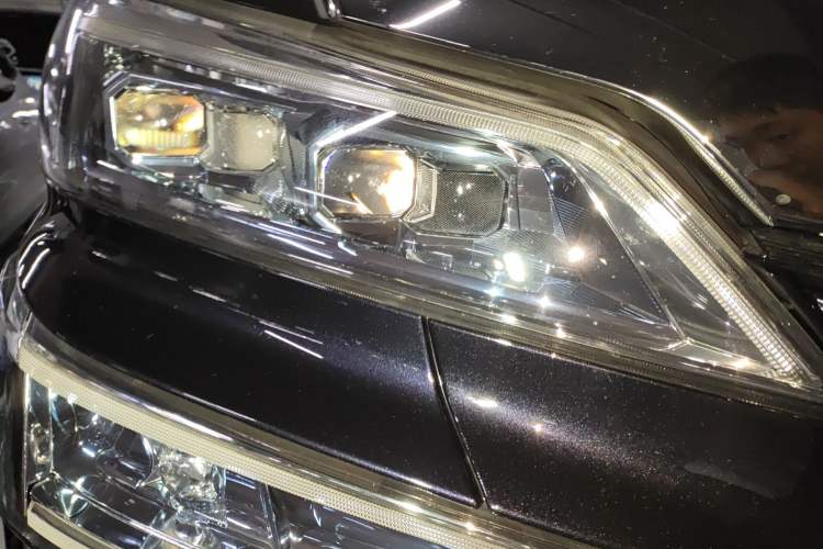 Used Toyota Vellfire 2021 Crown Dual-Engine 2.5L HV Supreme Edition