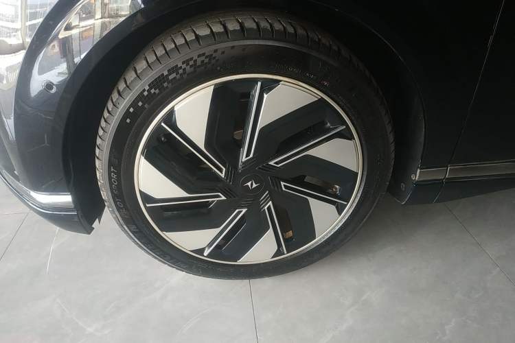 Used Dongfeng eπ eπ008 2025 210 Ultra LikeYi Edition 5-Seater
