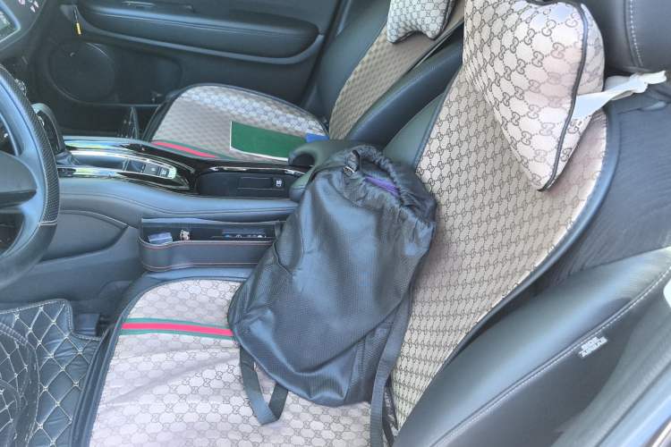 Used Honda Vezel 2022 1.5L CVT Phantom Night Pioneer Edition Left Front Seat