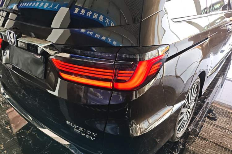 Used Honda Elysion 2022 2.0L eHEV Luxury First Edition