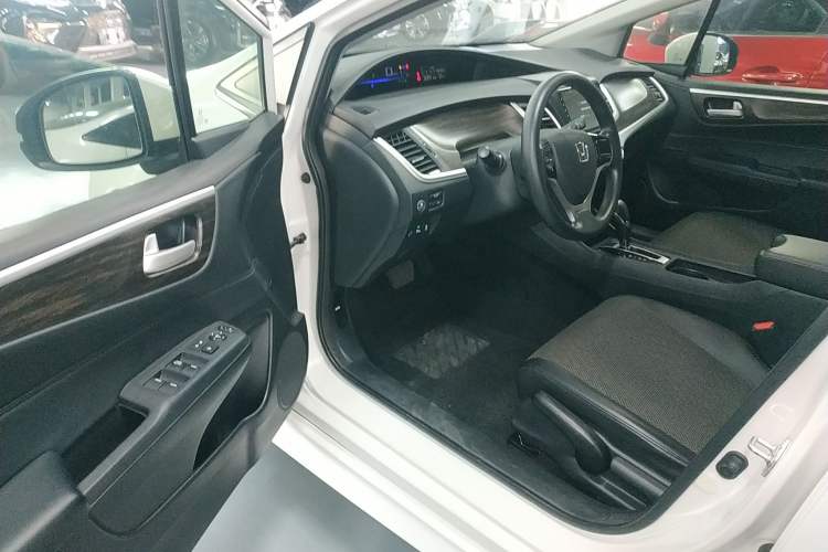 Used Honda Jade 2020 1.8L automatic Comfort version
