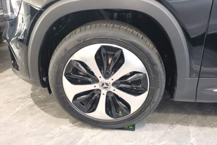 Used Mercedes-Benz GLB 2022 Updated GLB 200 Fashion Edition Left Front Wheel Hub