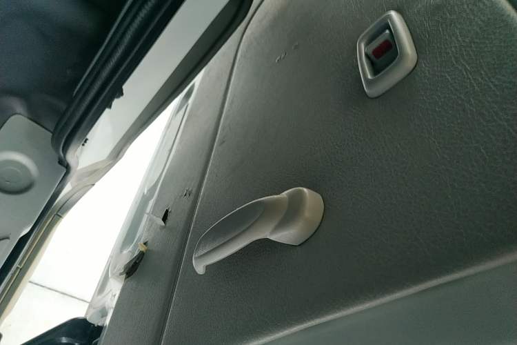 Used Jinbei New Hiace X30L CNG 2021 1.5L Natural Gas Wealth Single-Steaming Air-Conditioned Van SWCC15M