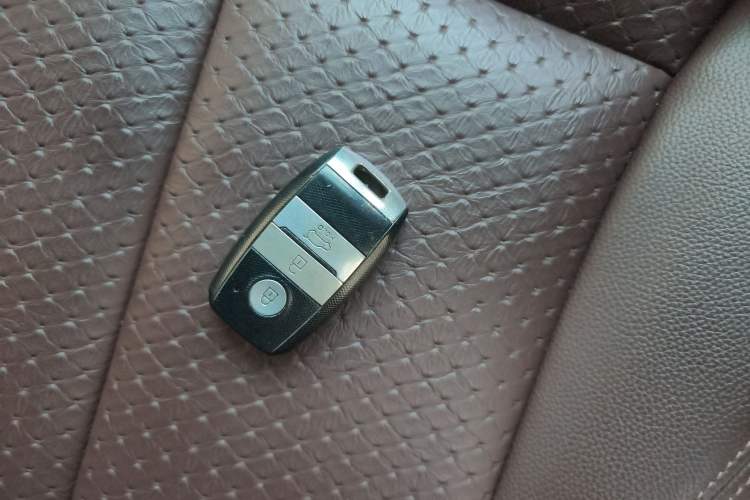 Used Land X7 2015 2.0T Panoramic Prestige Edition
