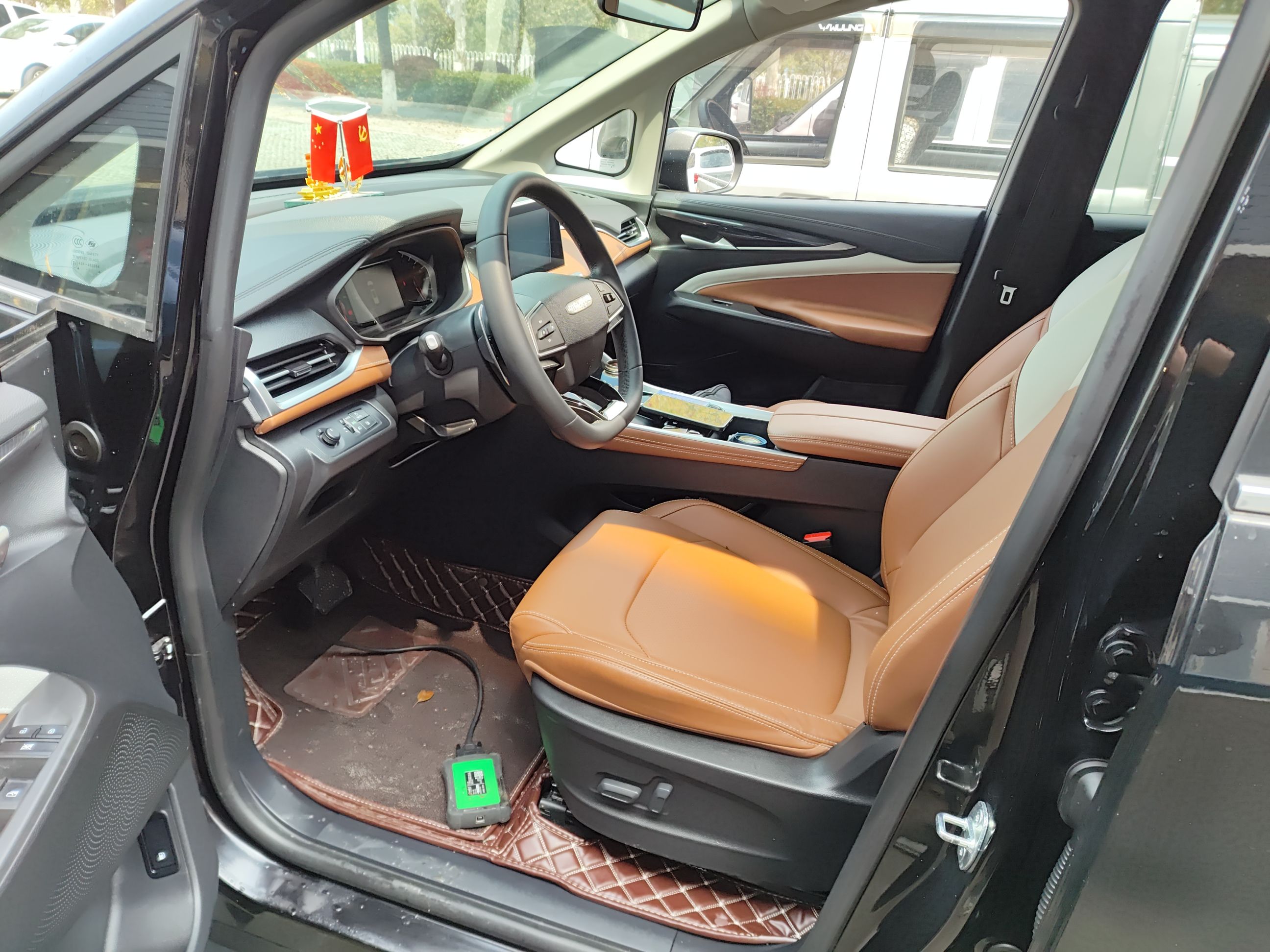 المقاعد الأمامية داخل السيارة