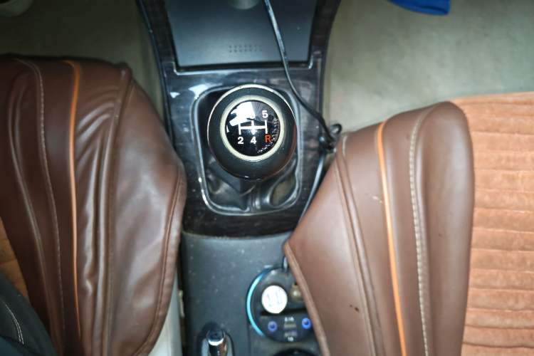 Used Haima Fumei 2012 Sedan 1.6L Manual Elite Edition Gear Lever