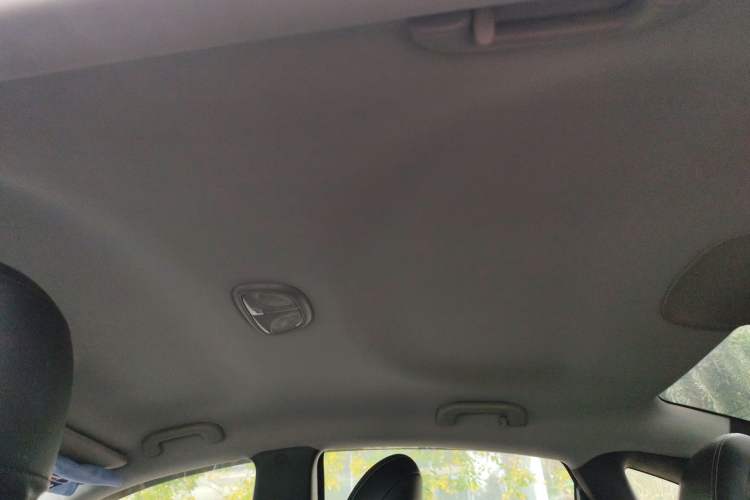 Used Fiat Viaggio 2015 1.4T Automatic Enjoyment Edition Headliner