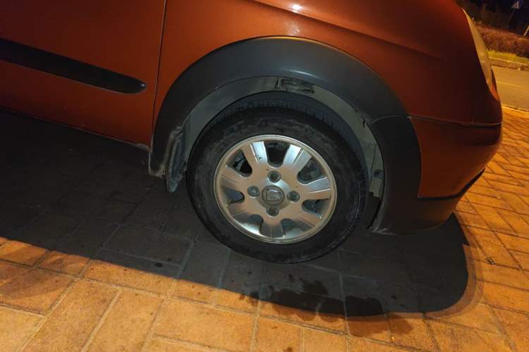 Used Baojun Lechi 2012 Revised Version 1.2L Manual Sporty Fashion Edition Right Front Wheel Hub