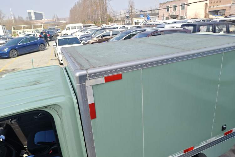 Used REACH MINI Truck 2023 140km Long Wheelbase Van Ambition Version Roof