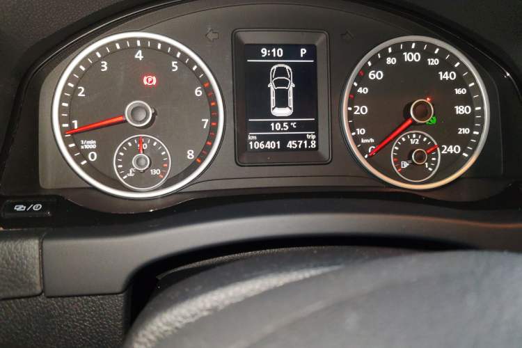 Used Volkswagen Tiguan 2017 300TSI Automatic Two-Wheel Drive Silk Road Comfort Edition Odometer Close Up