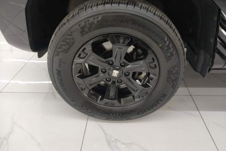 Used Tank 400 New Energy 2024 Hi4-T Off-Road Edition Left Front Wheel Hub