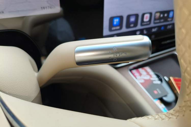 Used Hima AITO M9 2025 Extended-Range Ultra Version 52 kWh 6-Seater