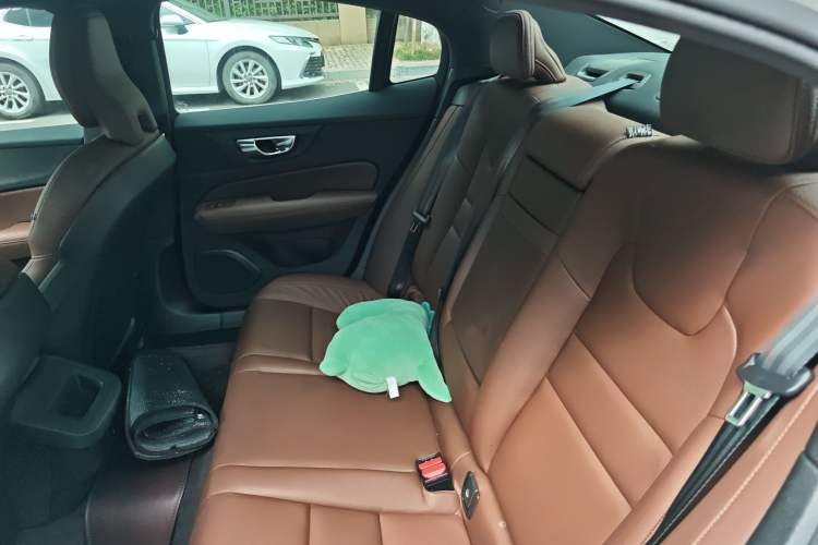 Used Volvo S60 2022 B4 Zhiyi Luxury Edition