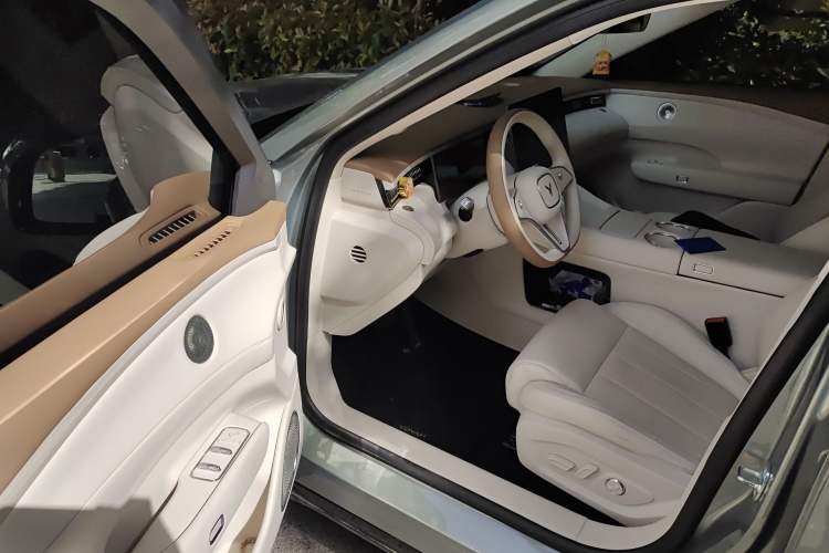 Used VOYAH FREE 2025 Model FREE+ Rear-Drive Qiankun Edition Driver Seat