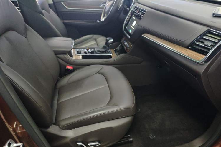 Used Roewe RX8 2018 30T Smart Connectivity All-Wheel Drive Supreme Edition