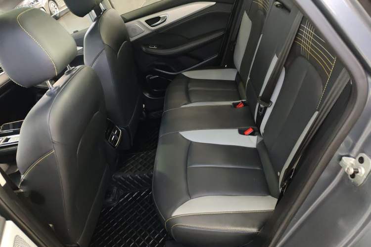 Used Roewe i6 MAX 2020 300TGI Automatic Cool & Stylish Skyroof Edition
