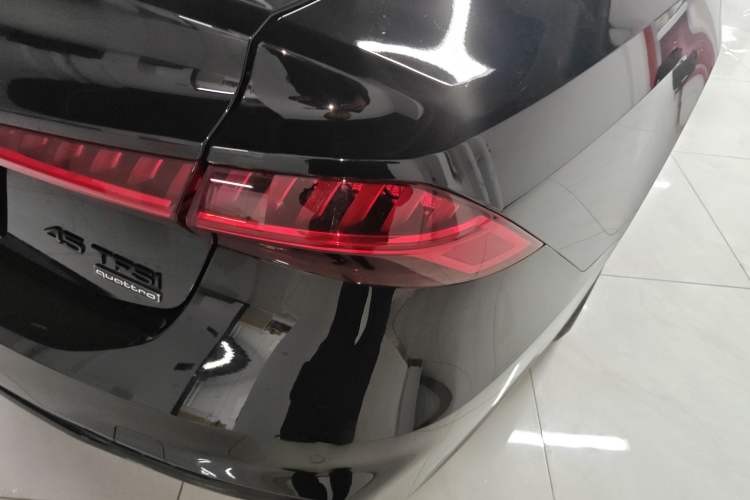 Used Audi A7L 2023 45 TFSI quattro S-line Black Warrior Edition
