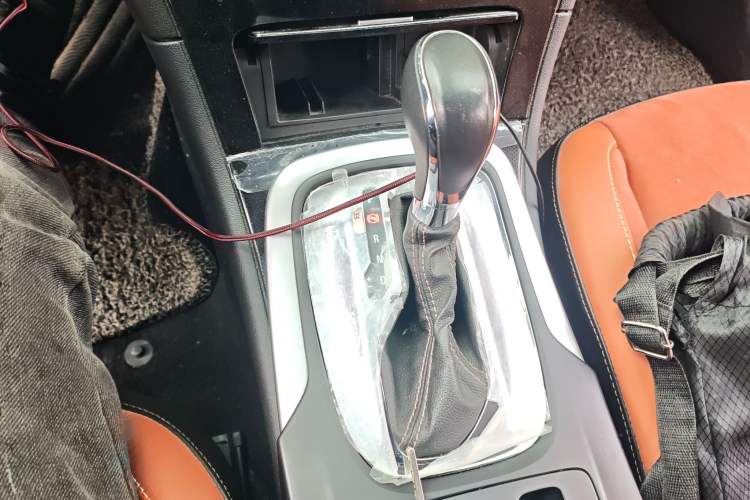 Used Buick Regal 2015 1.6T Elite Tech Model Gear Lever