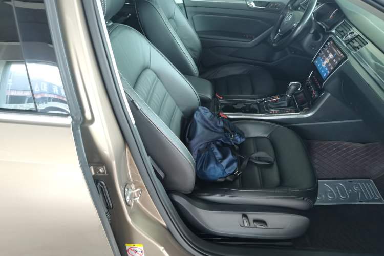 Used Volkswagen Passat 2017 330TSI DSG Luxury Edition
