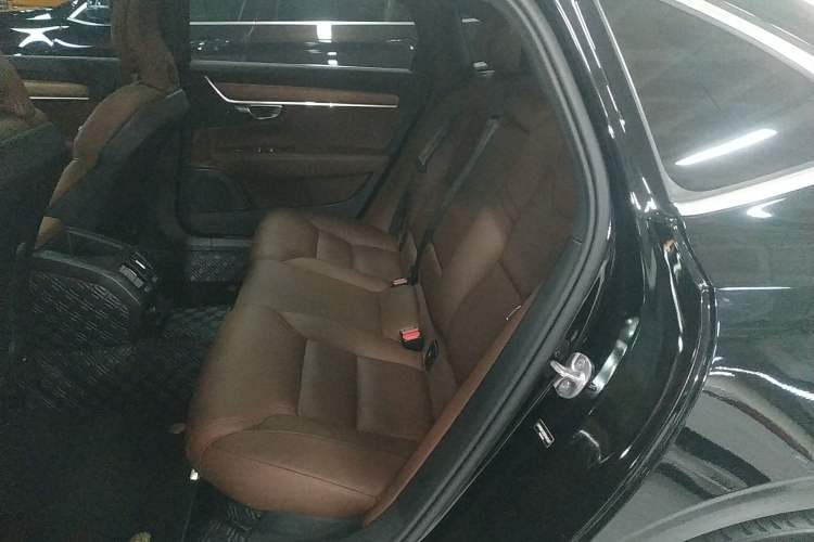 Used Volvo S90 2025 B5 Zhiyi Luxury Edition