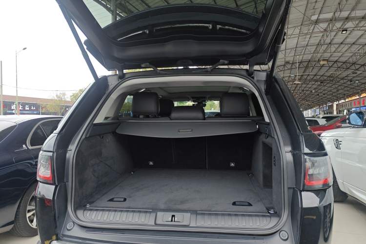 Used Land Rover Range Sport 2021 3.0 L6 SE Trunk