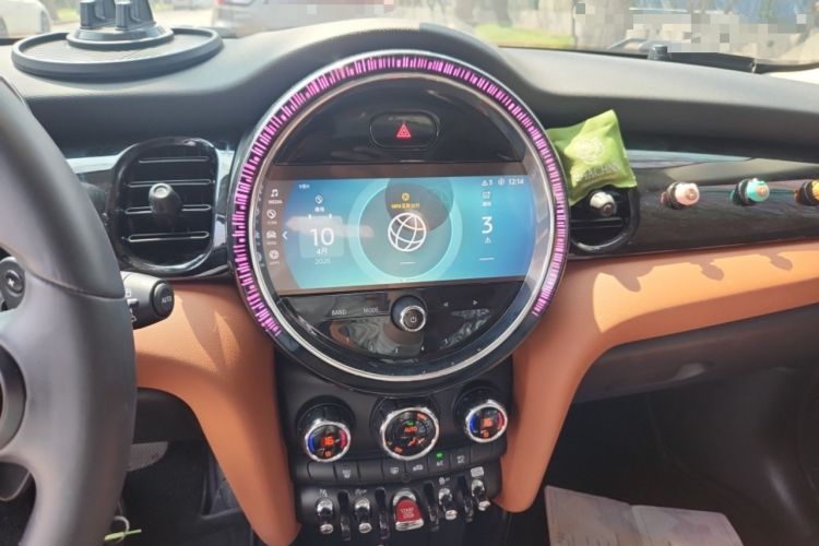 Used MINI 2023 2.0T COOPER S Artist Five-Door Edition Audio And AC Panel