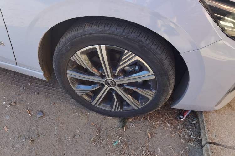 Used Nissan Sylphy 2023 Super Hybrid Electric Drive Ultra-Luxury Model Right Front Wheel Hub
