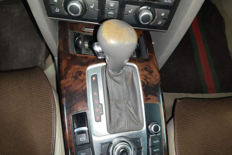 Used Audi A6L 2010 2.4L Comfort Edition
