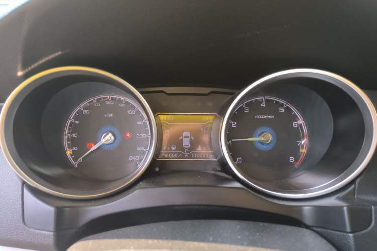 Used Zotye SR7 2016 1.5T CVT Cube Heart Edition China V Standard Instrument Cluster