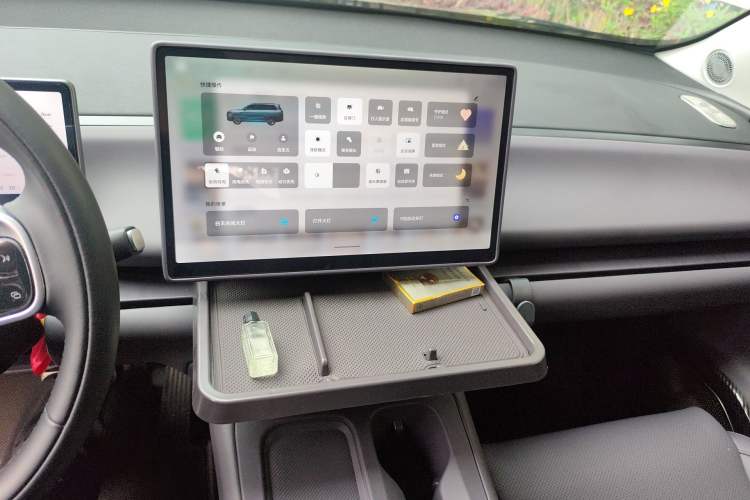 Used Leapmotor C16 2024 Range-Extended 200 Smart Enjoyment Edition Audio And AC Panel