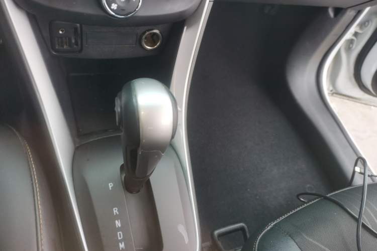 Used Chevrolet Trax 2017 1.4T Automatic Two-Wheel Drive Luxury Version Gear Lever