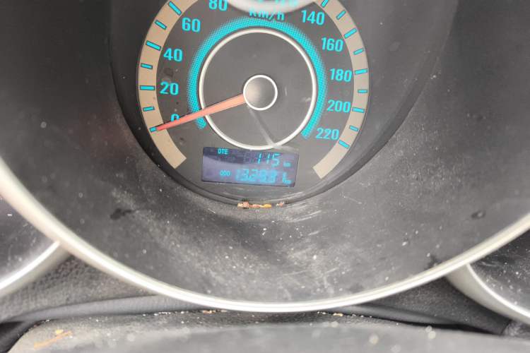 Used CHANGAN Eado 2013 1.6L Manual Luxury Model China V Standard Odometer Close Up