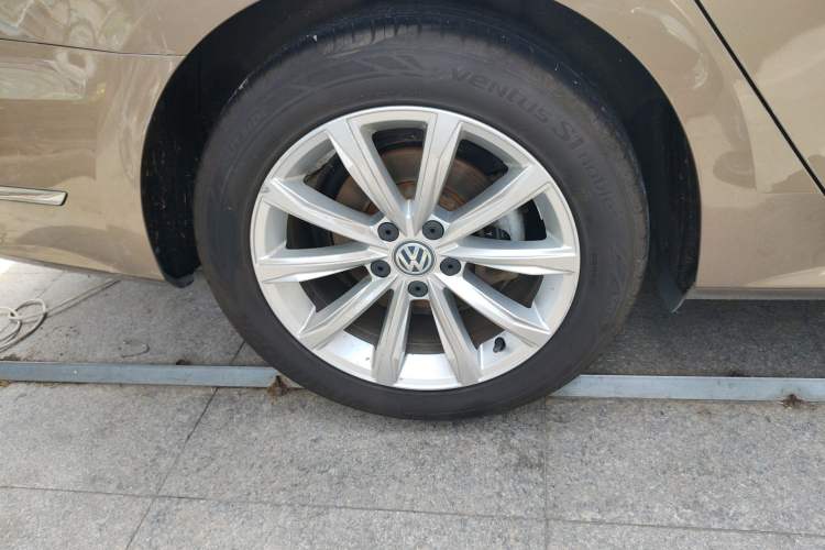 Used Volkswagen Passat 2016 280TSI DSG Prestige Edition Right Rear Wheel Hub