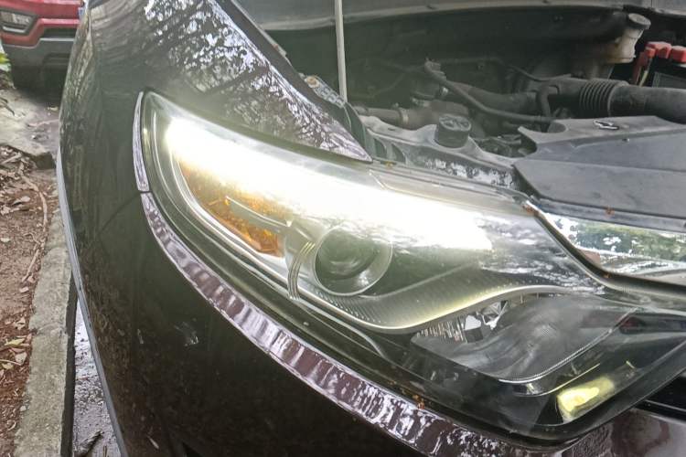 Used Soueast DX7 2017 1.5T Automatic Luxury Model Right Front Headlight