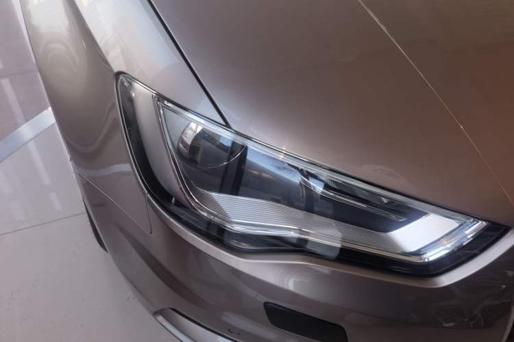 Used Audi A3 2014 Limousine 35 TFSI Automatic Fashion Model Right Front Headlight