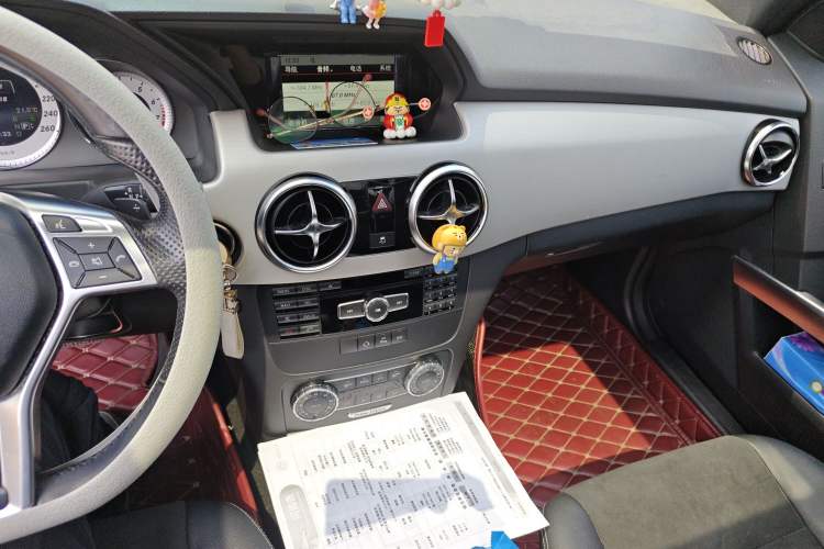 Used Mercedes-Benz GLK-Class 2015 GLK 260 4MATIC Dynamic Edition Ultimate Version Audio And AC Panel