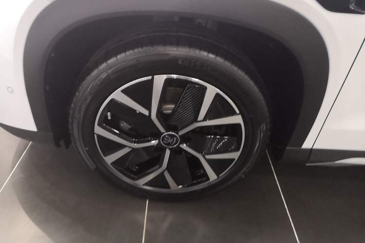 Used BYD Song L DM-i 2025 Intelligent Driving Version 160 km Beyond-Range Type Exterior 4