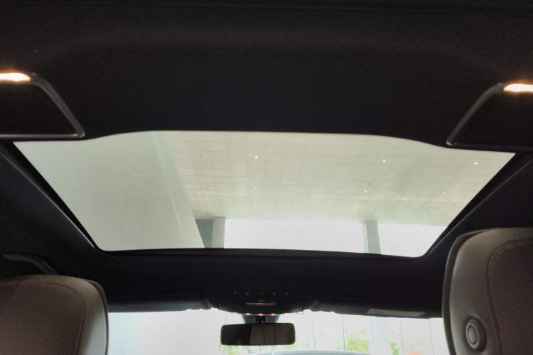 Used Mercedes-Benz E-Class New Energy 2022 Restyled E 350 e L Plug-in Hybrid Sports Sedan Headliner